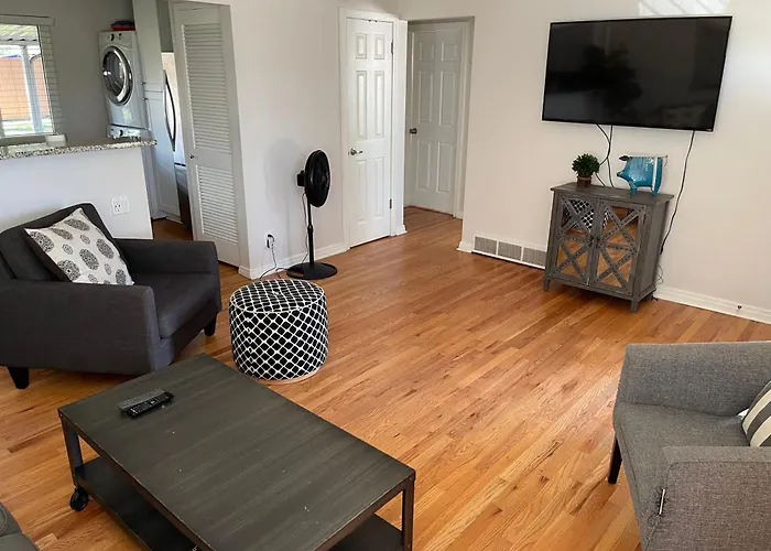 Shared House Central Denver- Queen Sleeper Sofa-24Hr Self Check In One Person