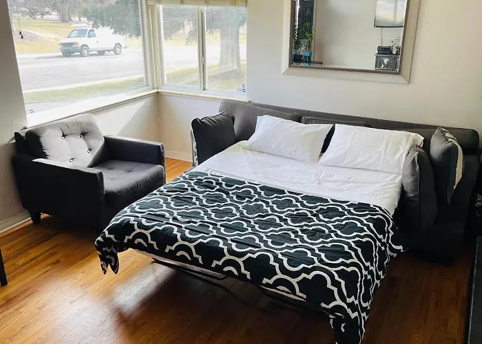 Shared House Central Denver- Queen Sleeper Sofa-24Hr Self Check In One Person